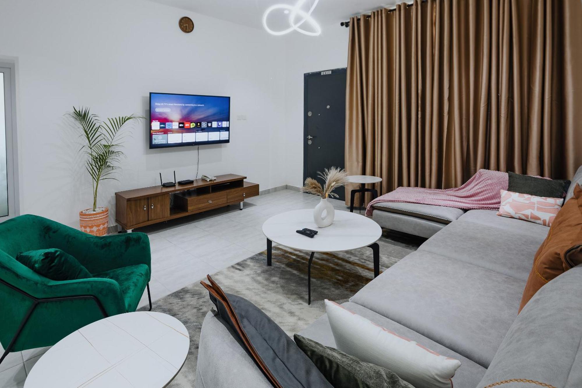 The Avery Apartments At Odomaa Place, East Airport أكرا المظهر الخارجي الصورة